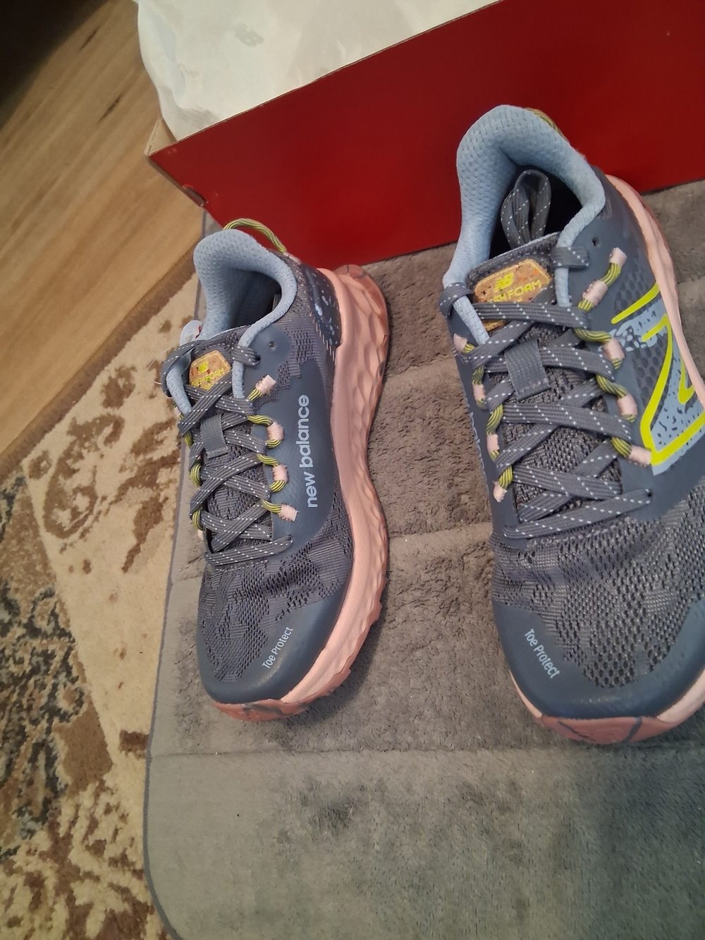 New Balance Women's US Size 5W WIDE FIT Gray & Pink Running Shoes
